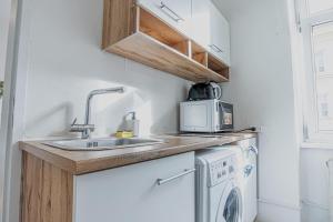 Modern Apartment Near Danube Canal