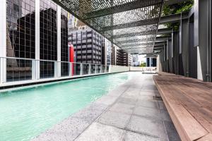 Gorgeous Views 2BR City Apt with Pool, Parking, Gym