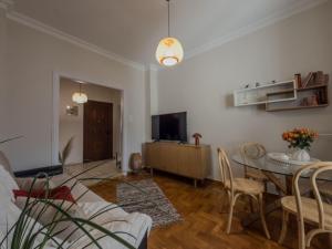 Sunny Nest, Stylish & Bright Urban Retreat