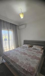 un grand 2 chambres et salon à ennasr1