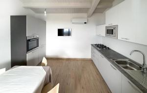 Stunning Apartment In Mazzarino