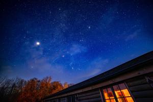 Deer Cabin-hot tub-dog friendly-mountain view