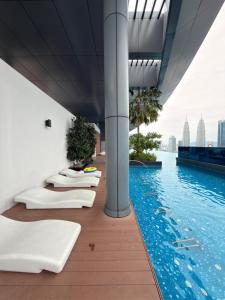 IKON SUITEs E A T O N KLCC