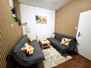 Dimael Hostel & Apartments