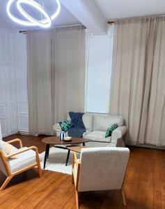 - Cosy Chastillon - Lumineux Appartement 2 chambres - En plein cœur du centre-ville