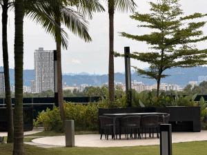 IKON SUITEs E A T O N KLCC