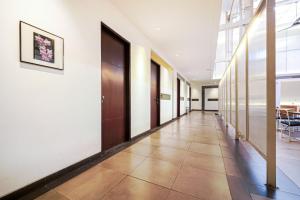 RedDoorz Plus @ Cipaganti Street 3