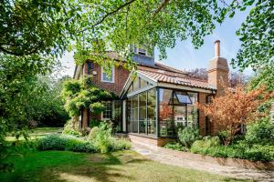 Beautiful Family Home with Garden & Pool - Wimbledon