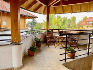 Hunor Apartmanok Napsugár