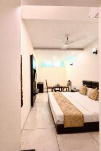 JBS Comfort Residency Zirakpur Chandigarh # Couple friendly # Parking # lift #Travelers Choice