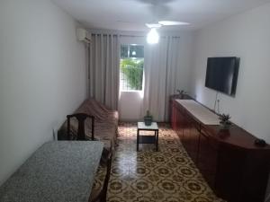 Apto completo a 100m Praia do Forte com AR e Wi-Fi