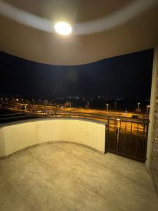 Large 2BR Apartment - 6 Guests