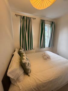 Cozy 1BR Next to East Finchley Station, N2