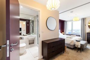 Chic Greenwich Balcony Escape