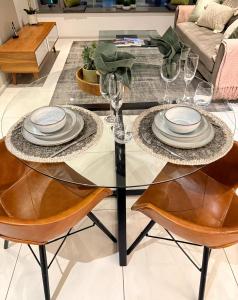 Modern studio- Table Mountain view- Secure parking