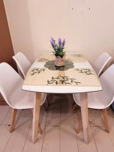 Urban Studio with Balcony