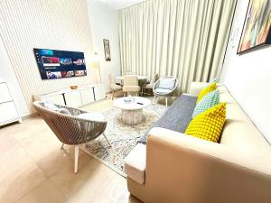 Stylish 1BR in Sparkle Towers Dubai Marina Escape