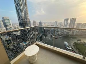 Stylish 1BR in Sparkle Towers Dubai Marina Escape