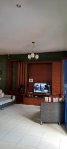 Orange Villa at Berastagi Resort C14 Jl Mimpin Tua