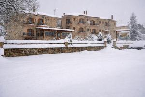 Orama Hotel - Serene Lake Plastira Retreat with Stunning Views