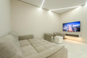 34-433 Manhattan, Beresteiskyi 11, Kyiv, Politekh metro nearby, stunning city view, 15 kW backup power, Petrovdom Apartment