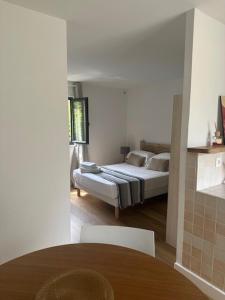 Studio climatisé avec terrasse privative