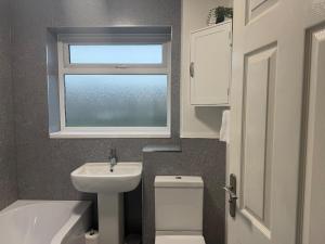 2BR House Near City Centre and Cardiff Bay with 2 Parking Spaces an Large Garden