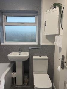 2BR House Near City Centre and Cardiff Bay with 2 Parking Spaces an Large Garden