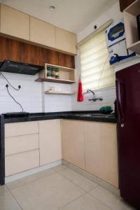 Modern Studio with Balcony & Kitchen