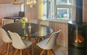 Amazing Home In Hemmet With Wifi