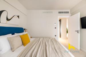 Stylish 2-BDR APT W Private Patio Near Metro