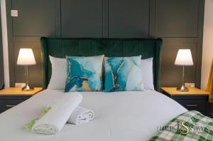 Luke Stays - Grace Street