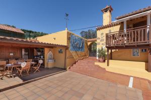 Lola And Rafaels Houses