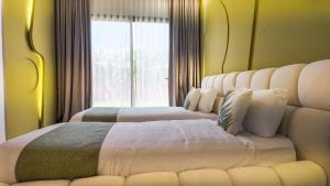 Villa Delina heated pool not overlooked