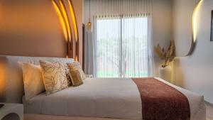 Villa Delina heated pool not overlooked