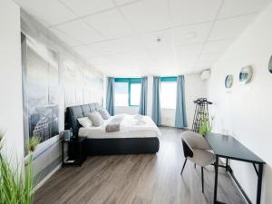 Design Penthouse - 4SZ - 2Bäder - Whirlpool - 2 Parkplätze - Dachterrasse