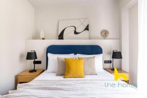 Luxury Retreat 2BDR W Dining Patio, Fast Wifi