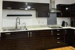2-bed - 2-Bath - Sleeps 4 - Free Parking