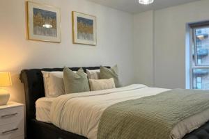 2-bed - 2-Bath - Sleeps 4 - Free Parking