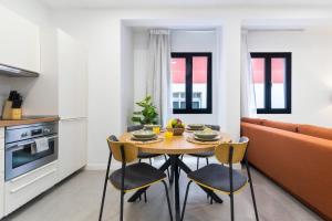 Calm & Modern Apt for 4 Las Canteras