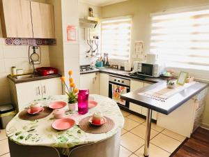 Depto moderno 2 Hab con estacionamiento en Barrio residencial