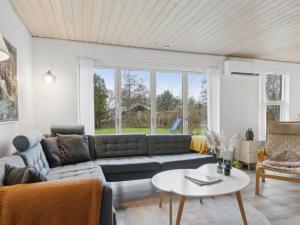 Holiday Home Thurgot - 100m from the sea by Interhome
