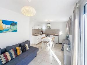 Apartment Le Perregaux by Interhome