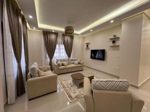 spacious apartment new cairo