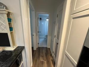 Beachside One Bedroom Condo with Pool Access