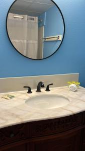 SM50 Bright Studio walk to the beach