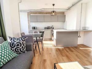 Woolston Central 2-Bedroom Apartment