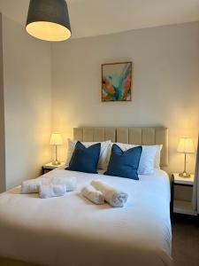 Charlie Langley Properties - Sleeps 10