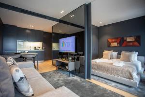 Liiiving in Porto - Dragão Pool View