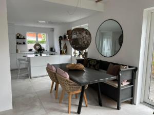 Stylish House Close to The Ocean And Airport